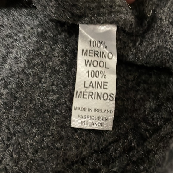 Inis Crafts Ireland 100% Merino Wool High Neck Poncho Cable Sweater Gray S/M - Picture 8 of 9